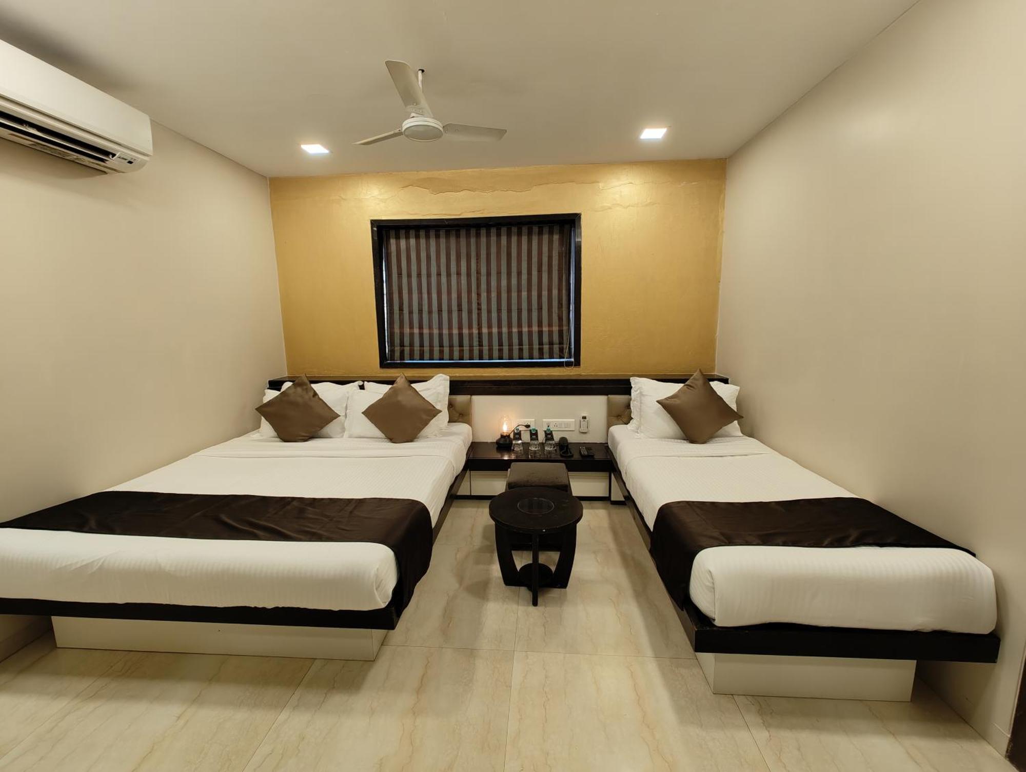 The Majlis Hotel - Colaba Bombaj Exteriér fotografie
