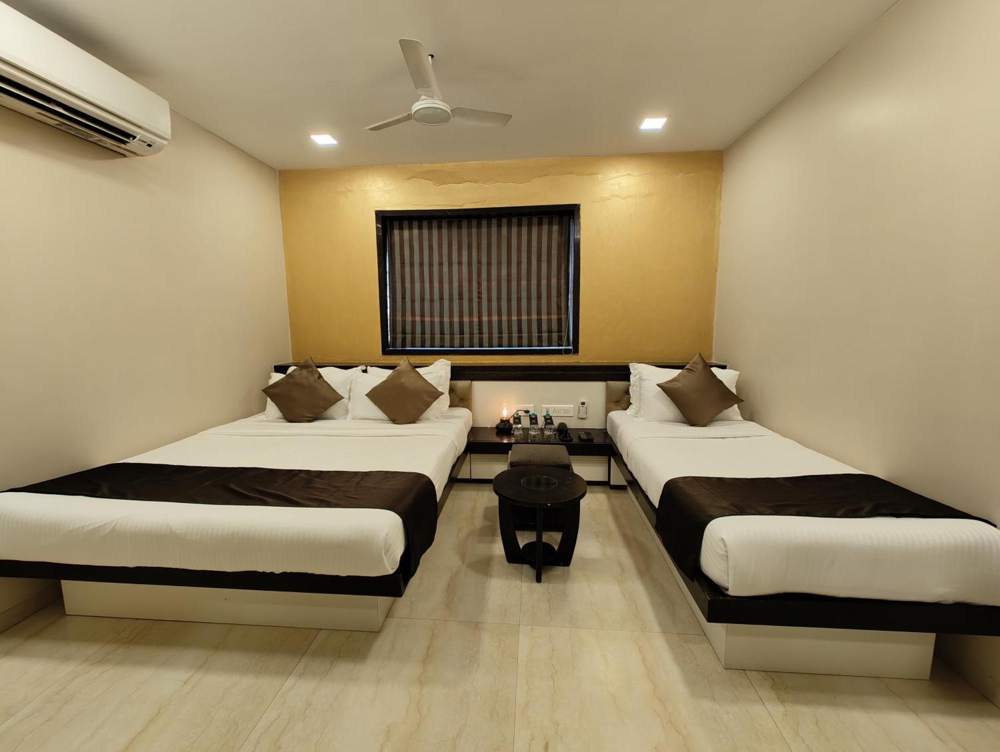 The Majlis Hotel - Colaba Bombaj Exteriér fotografie