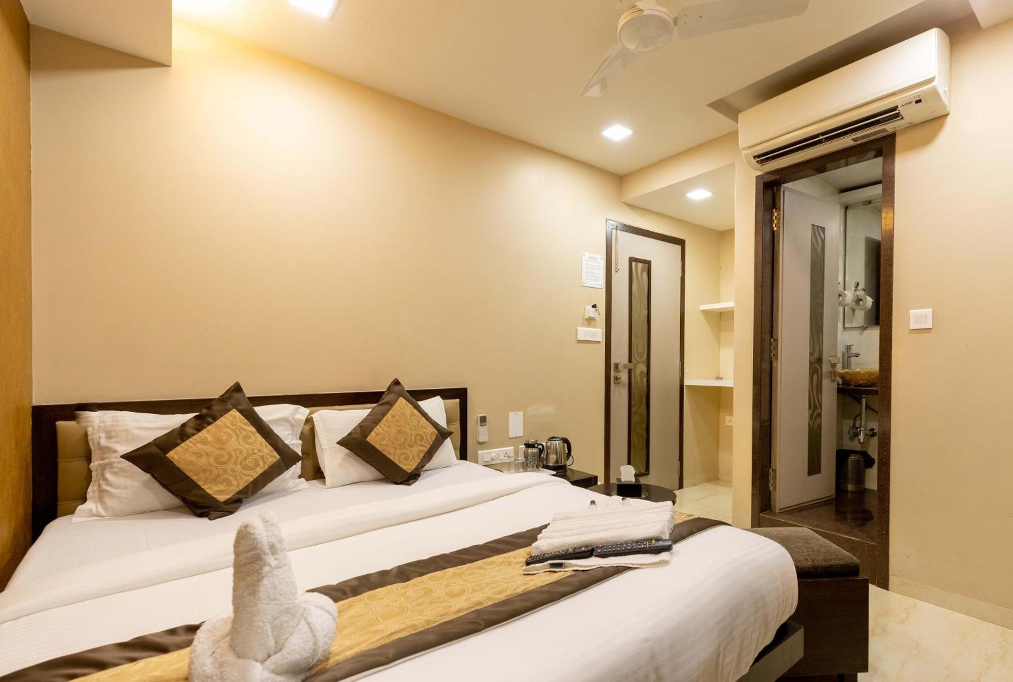 The Majlis Hotel - Colaba Bombaj Exteriér fotografie